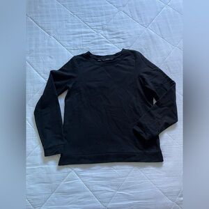 Black long-sleeved crewneck sweater